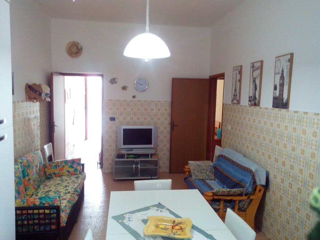 Appartamento Daniela Sant'Antioco Exterior foto